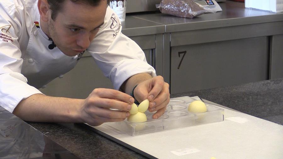 VIDEO: Création de Pâques de Mathieu Dierinck